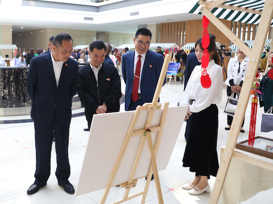 1667955612505473.png 参加中外文化活动交融展.png