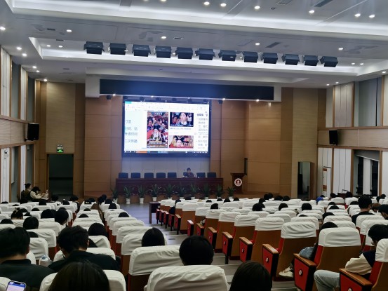 1667184780304299.jpg 讲座现场(1).jpg