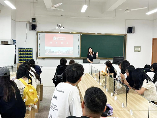 1695258351171868.jpg 班会2.jpg