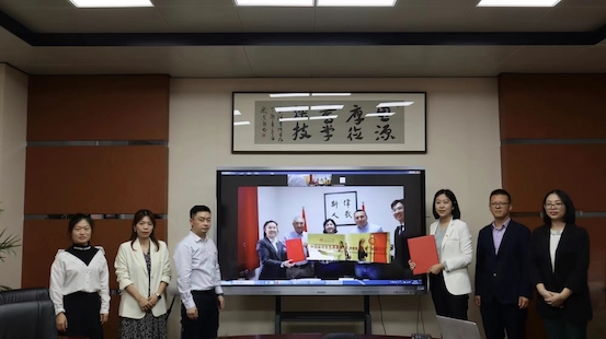 1650700394138349.jpeg 合影留念.jpeg
